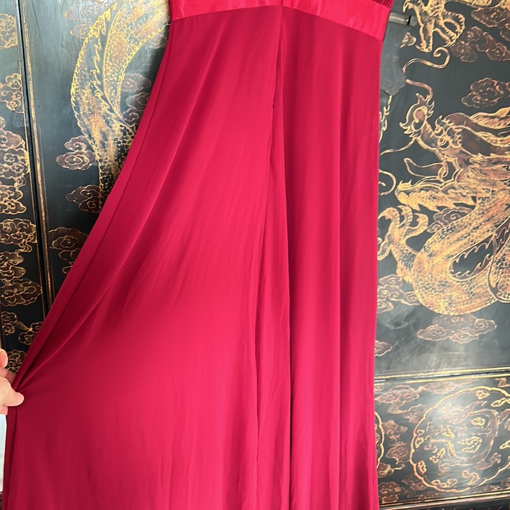 NWT Ever Pretty Flattering Burgundy gown formal 8-10 - Picture 12 of 13